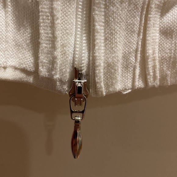 🥳Bellessa white zippered light jacket/top. Size 6 - Picture 4 of 8